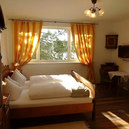 Marillenhof Bed & Breakfast 3*