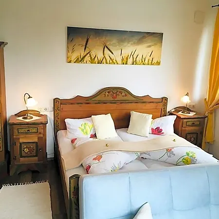Marillenhof Bed & Breakfast 3*